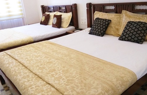 Wellington Pier Hotel | Carlton Hotel