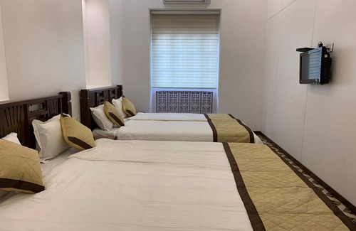 Wellington Pier Hotel | Carlton Hotel