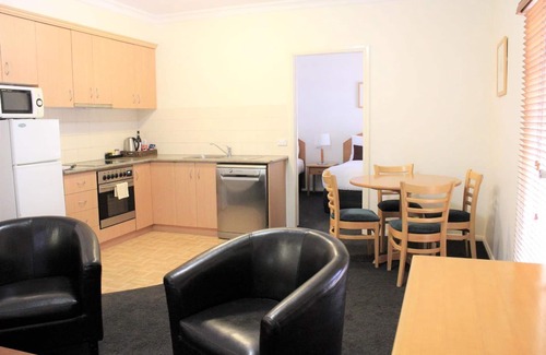 Wagga Wagga Hotel | Carlyle Suites & Apartments