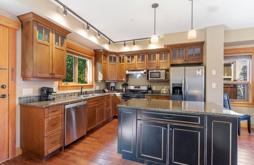 Blind Bay House | Carmel Beach Private Lodges - Unit #17. Second row, 3 bedroom lodge.