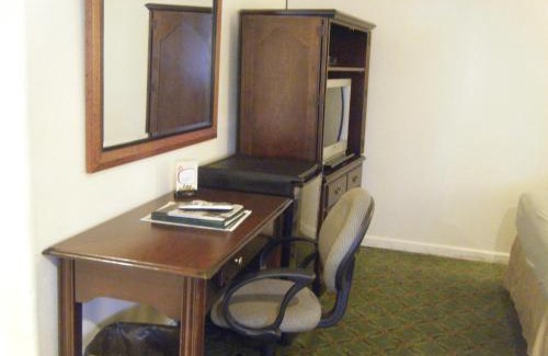 Munras Avenue Hotel | Carmel Hill Lodge