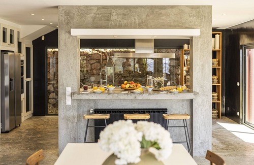 Monserrate Villa | Carmim Villa by Cadenzalux