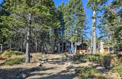 Cedar Flat Cottage | Carnelian Bay Home w/Hot Tub Near Tahoe Skiing