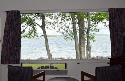 Algoma District Hotel | Carolyn Beach Inn