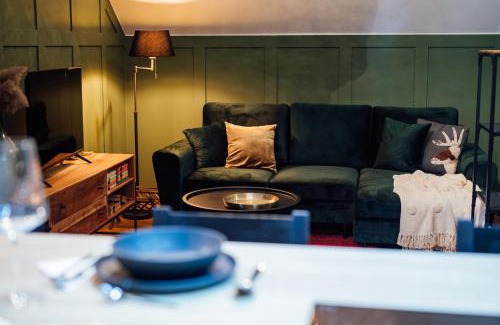 Odorheiu Secuiesc Apartment | Carpathian Loft with Private Parking