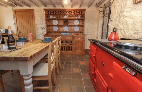Longford Cottage | CARREY Y BIG COTTAGE, romantic, with open fire in Oswestry