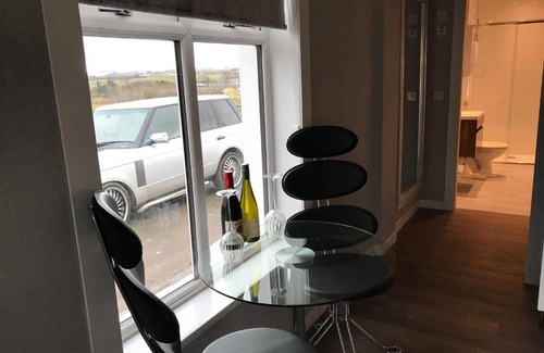 Beith House | Carriage Cottage Hot Tub