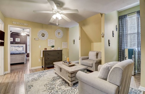Sumter Apartment | Carriage House near parks, walking paths, and historic downtown Sumter!