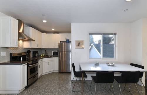 Napa House | CARRIAGE HOUSE ON COOMBS - CHARMING VICTORIAN Back Unit - Downtown - Renovated