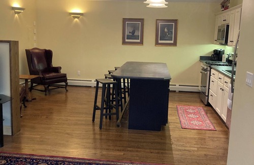 Lake George House | “Carriage House” Walking Distance Private 5 Acres.