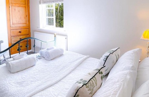 Ironbridge House | Carrow Cottage