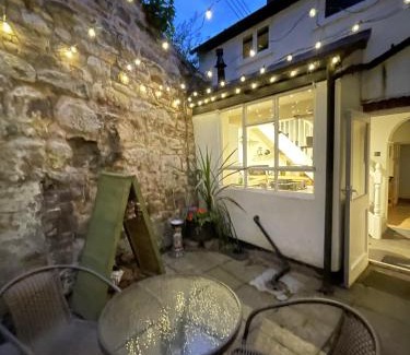 Ironbridge House | Carrow Cottage
