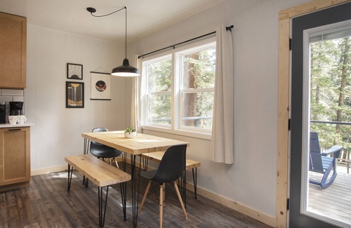 Taos Ski Valley Cabin | Carson Cabin: Modern + Mountain Views, Mins to Town 🌲 🌲