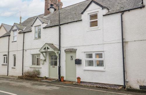 Llangernyw House | Cartref