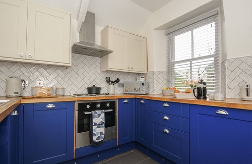 Camborne Cottage | CARVANNEL COTTAGES, pet friendly, with hot tub in Portreath