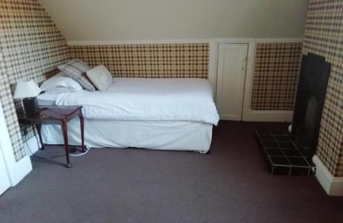 Tillicoultry Apartment | Carvetii - Halite House - 3 bed House sleeps up to 5 people