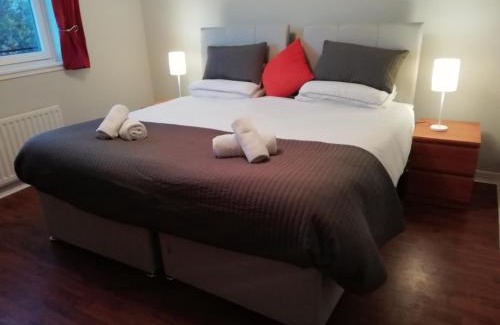 Kirkcaldy Apartment | Carvetii - Iona House, 2nd floor apartment sleeps up to 6