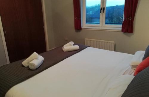 Kirkcaldy Apartment | Carvetii - Iona House, 2nd floor apartment sleeps up to 6