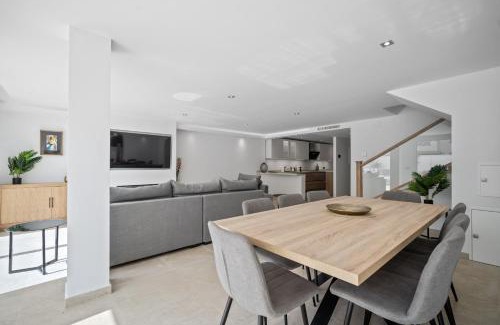 Golden Mile House | Casa Adriana