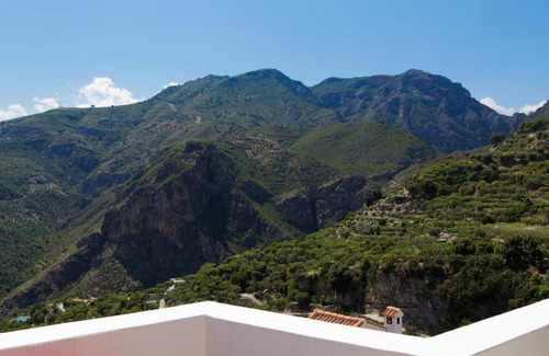Lentegi House | Casa Alegria