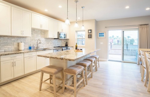 Avila Beach House | Casa Alina: a modern 7 bedroom wine to waves