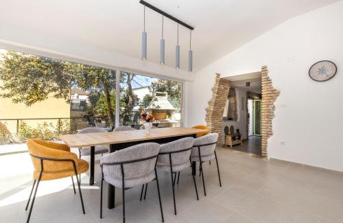 Cove Murtar House | Casa Allegra
