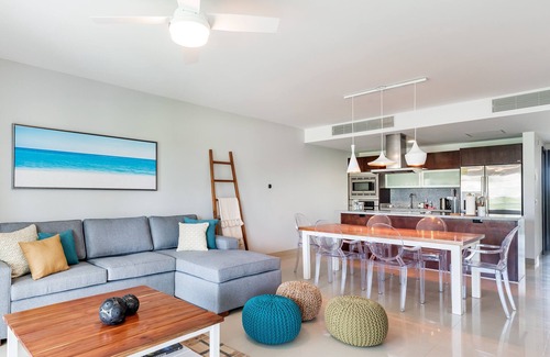 Puerto Juarez Condo | Casa Almajuma 415 S (2-Bedroom Condo) with Pool - Handicap accessible by RedAwning