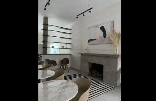 Americana Hotel | Casa Almera Self Check-in