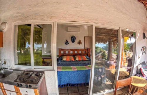 Colinas de Santiago Bed & Breakfast | Casa Artista BnB Manzanillo