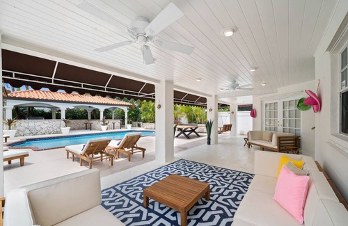 Northeast Coconut Grove Villa | Casa Azul 5BR 3BA