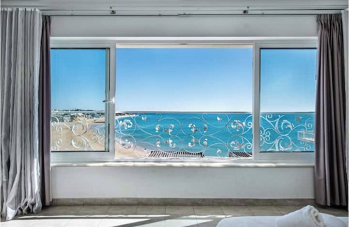 Peneco Beach Villa | Casa Bari, Vous Offre une vue à Couper le Souffle, en 1ère Ligne sur L'océan