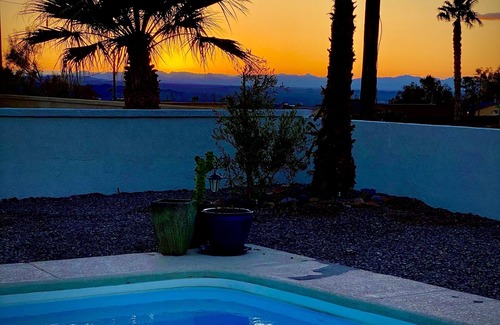 Lake Havasu City House | Casa Bella Havasu with partial lake view and pool