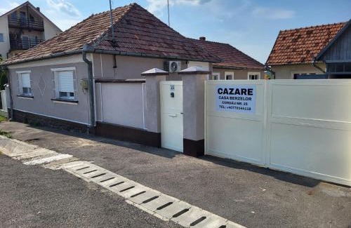 Cordau House | Casa Berzelor