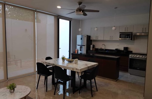 Merida Municipality House | Casa BJ37 Mérida Norte, la mejor ubicación.