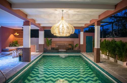 Shavri Colony Hotel | Casa Blanca Lakecity