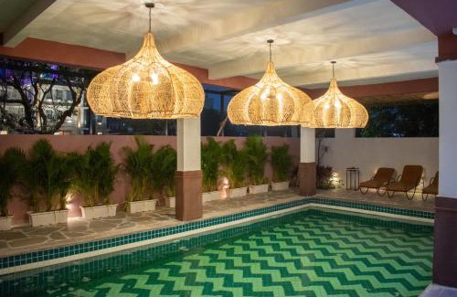 Shavri Colony Hotel | Casa Blanca Lakecity