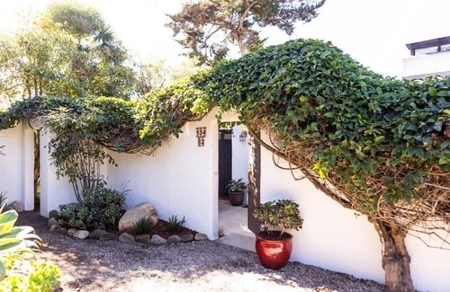 Montecito Cottage | Casa Blanca Retreat- New Montecito Casitas- 5 min to Beach!