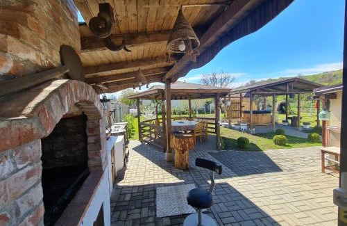 Tirnaveni House | Casa Bobo 10