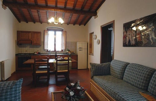 Montaione House | Casa Bonaventura A: A welcoming apartment in the characteristic style of the Tuscan countryside, with Free WI-FI.
