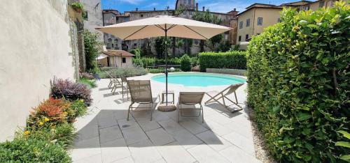 Mologno House | Casa Brown - con piscina privata -