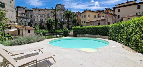 Mologno House | Casa Brown - con piscina privata -