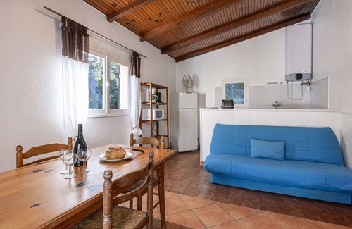 Santa Giulia House | Casa Cala Rossa by Interhome