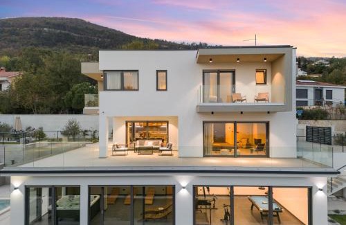 Opatija Villa | Casa Calme luxury villa surounded with nature Opatija including EVcharging station