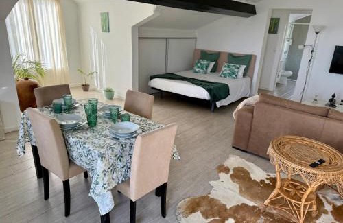 Caloura Apartment | Casa Caloura Seaside Deluxe Accommodation & Spa