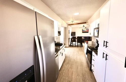 Mesilla Park House | Casa Capri! Minutes to NM State University & Historic downtown Mesilla.