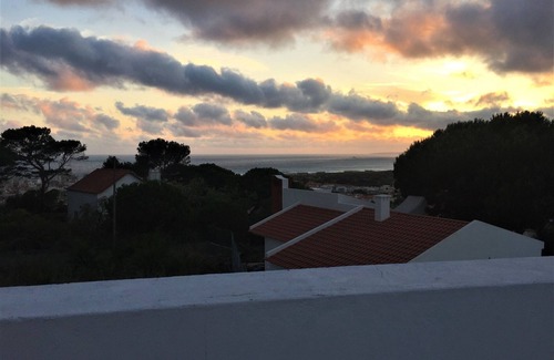 Costa de Caparica House | Casa Capuchos. Close to Lisbon with Ocean View