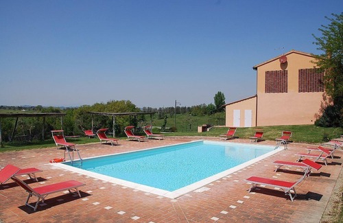 Castelfiorentino House | Casa Cassiodoro L: A graceful apartment surrounded by the greenery, with Free WI-FI.