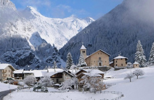 Champagny-en-Vanoise Ski Chalet | CASA-Chalet le Pointon 2 in Champagny-en-Vanoise