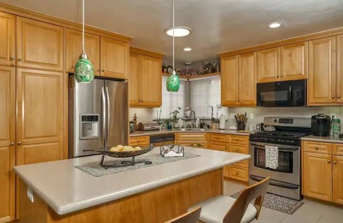 Mount Helix House | Casa Charles a private Villa in the foothills of Mt Helix in La Mesa, CA.