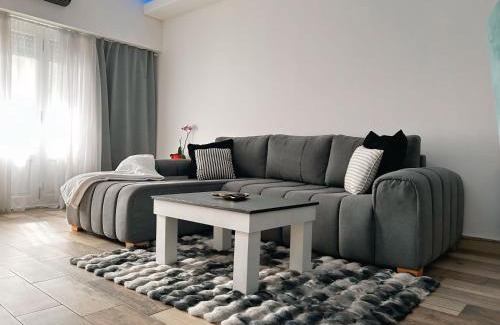 Valentin Alsina House | Casa Completa con Balcon y Patio privado